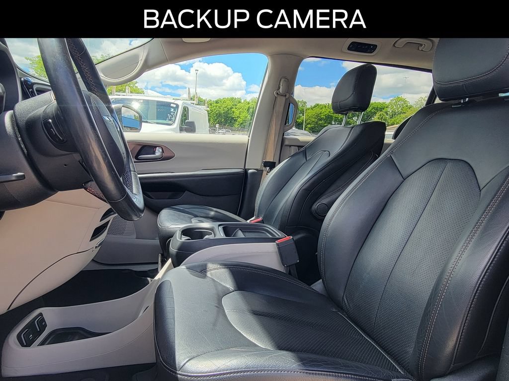 Used 2019 Chrysler Pacifica Touring-L FWD image 15