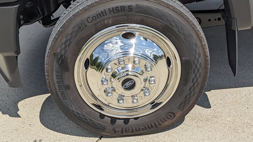 Certified 2025 Ford F450 XL AWD/4WD image 10