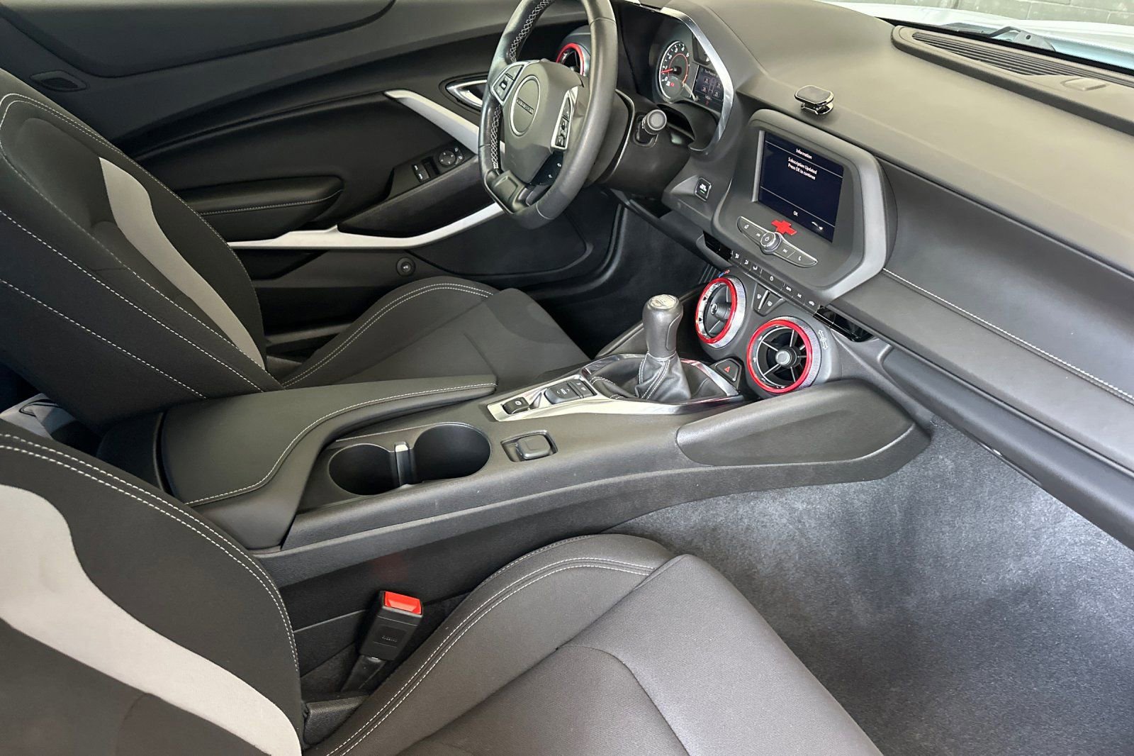 Used 2021 Chevrolet Camaro LT w/ RS Package image 15