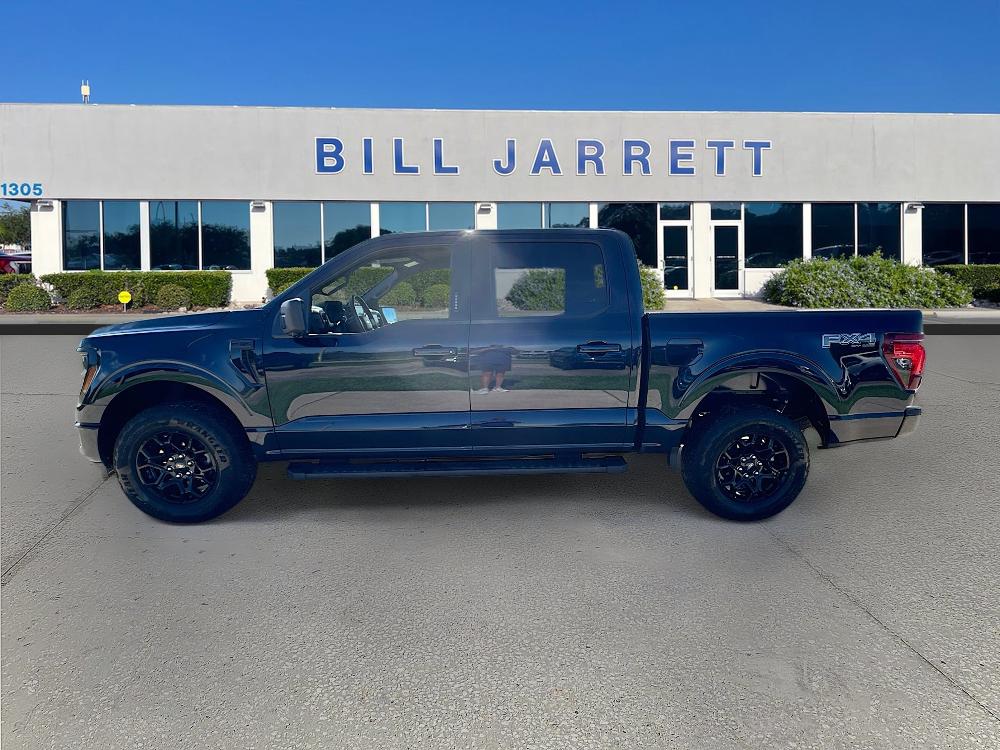 Certified 2024 Ford F150 XLT w/ FX4 Off-Road Package AWD/4WD image 4