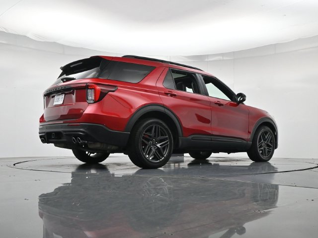 Certified 2025 Ford Explorer ST AWD/4WD image 37