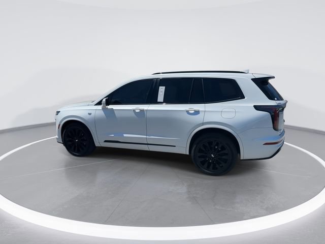 Used 2021 Cadillac XT6 Sport w/ LPO, ONYX Package AWD/4WD image 3