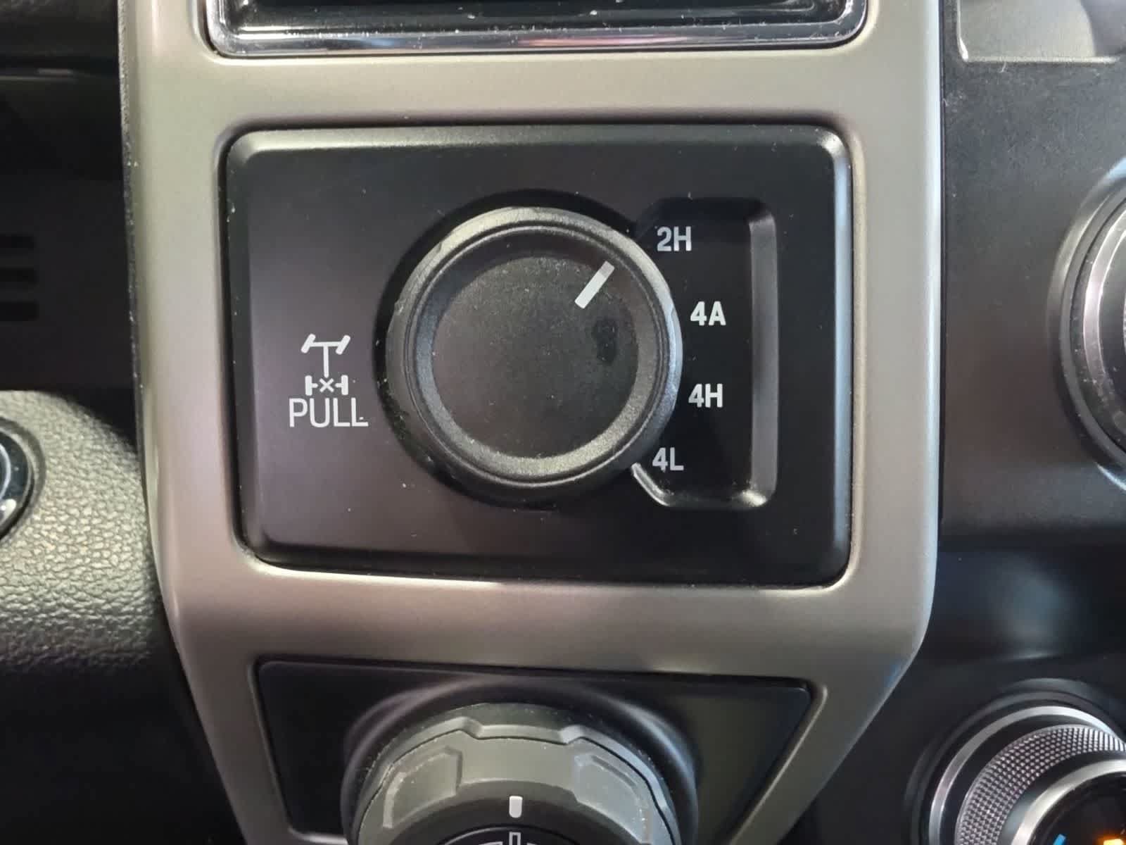 Certified 2019 Ford F150 Lariat w/ Equipment Group 502A Luxury AWD/4WD image 27