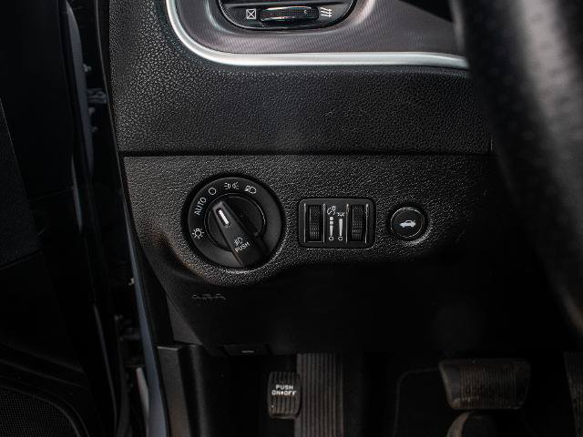 Used 2021 Dodge Charger SXT w/ Driver Convenience Group AWD/4WD image 16
