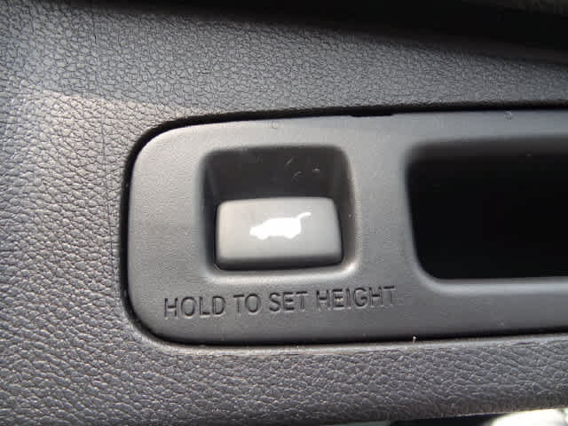 Used 2020 Honda CR-V Touring image 11