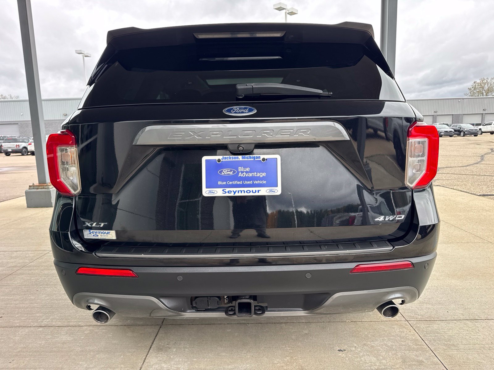 Certified 2021 Ford Explorer XLT w/ Equipment Group 202A AWD/4WD image 6