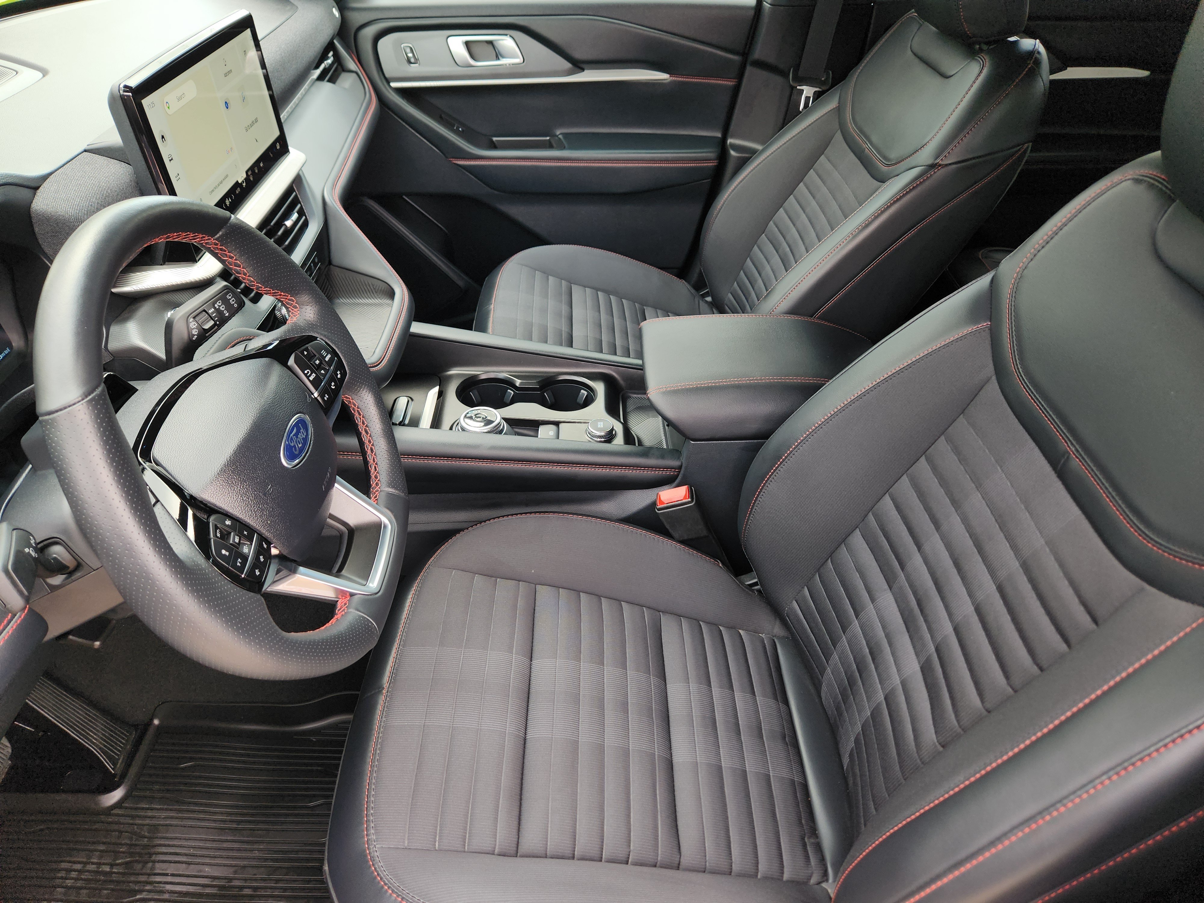 Certified 2025 Ford Explorer ST-Line AWD/4WD image 9
