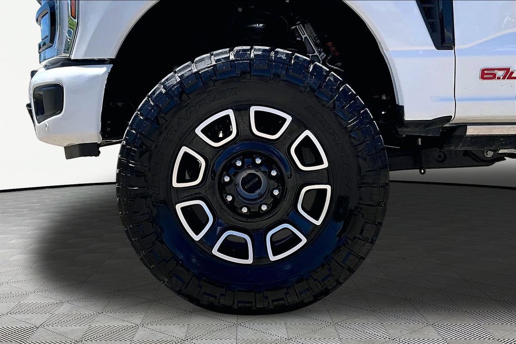 Certified 2026 Ford F250 Platinum w/ Tremor Off-Road Package AWD/4WD image 9