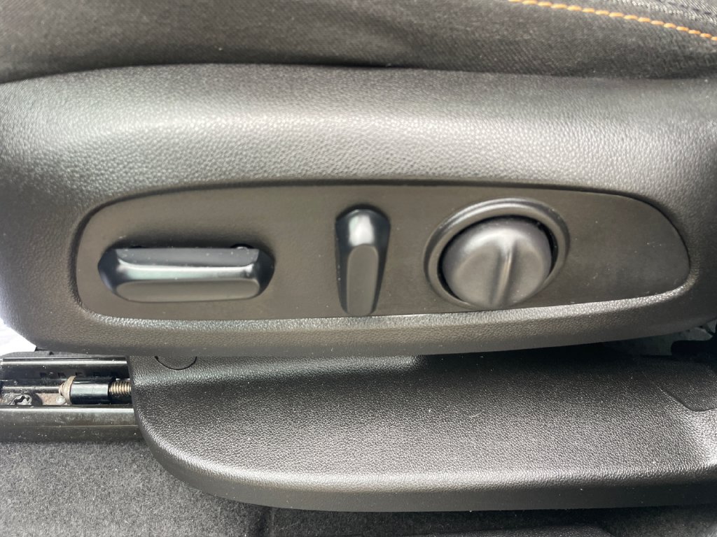 Used 2018 Chevrolet Equinox LT AWD/4WD image 22