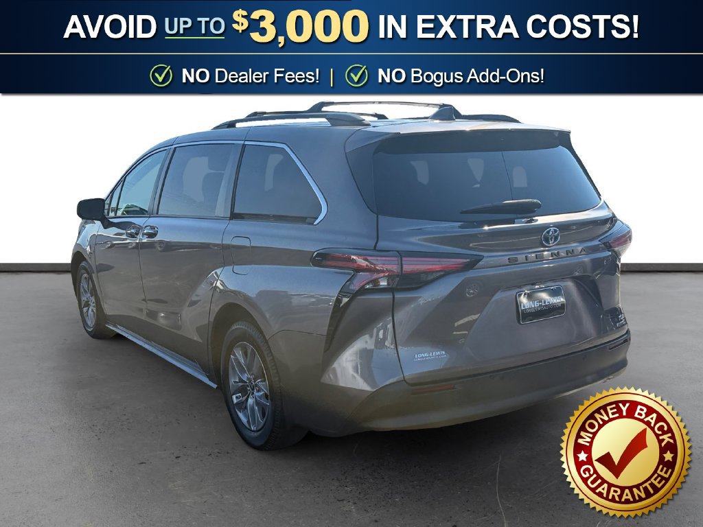 Used 2021 Toyota Sienna XLE FWD image 4