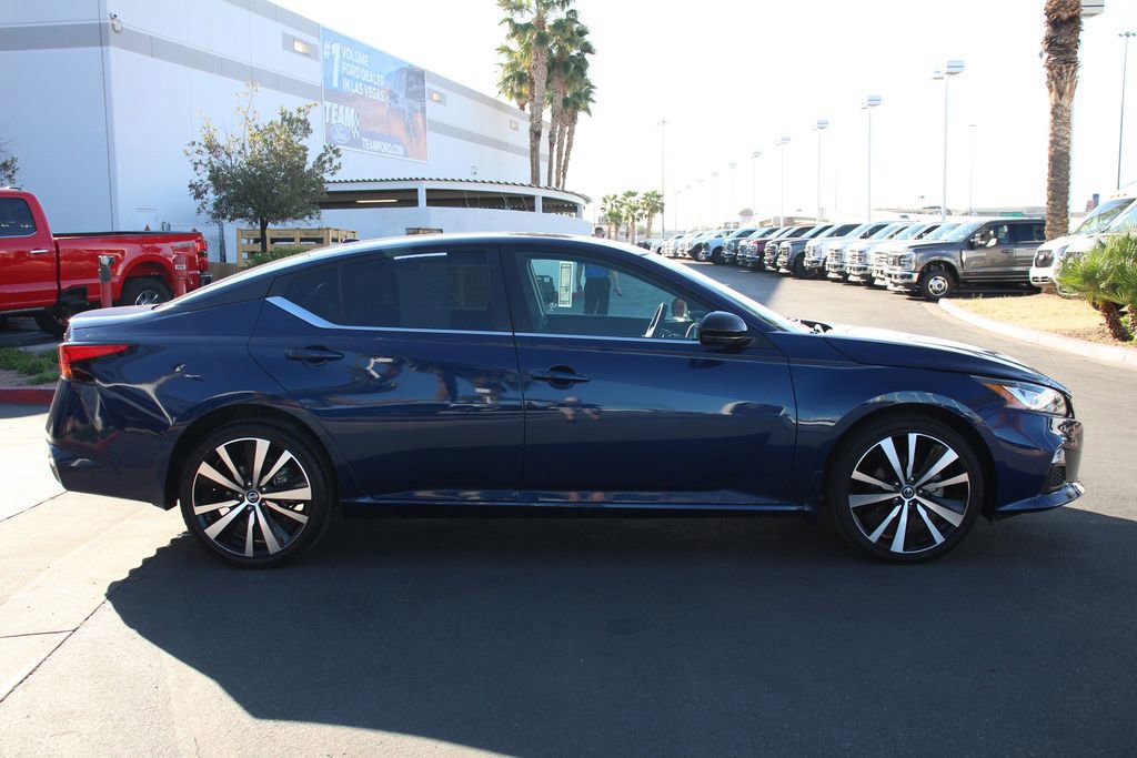 Used 2021 Nissan Altima 2.5 SR w/ SR Premium Package image 8