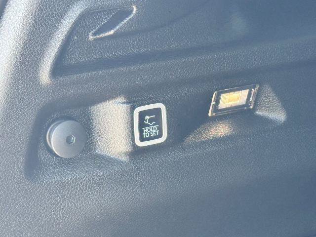 Used 2022 Jeep Grand Cherokee L Limited RWD image 21