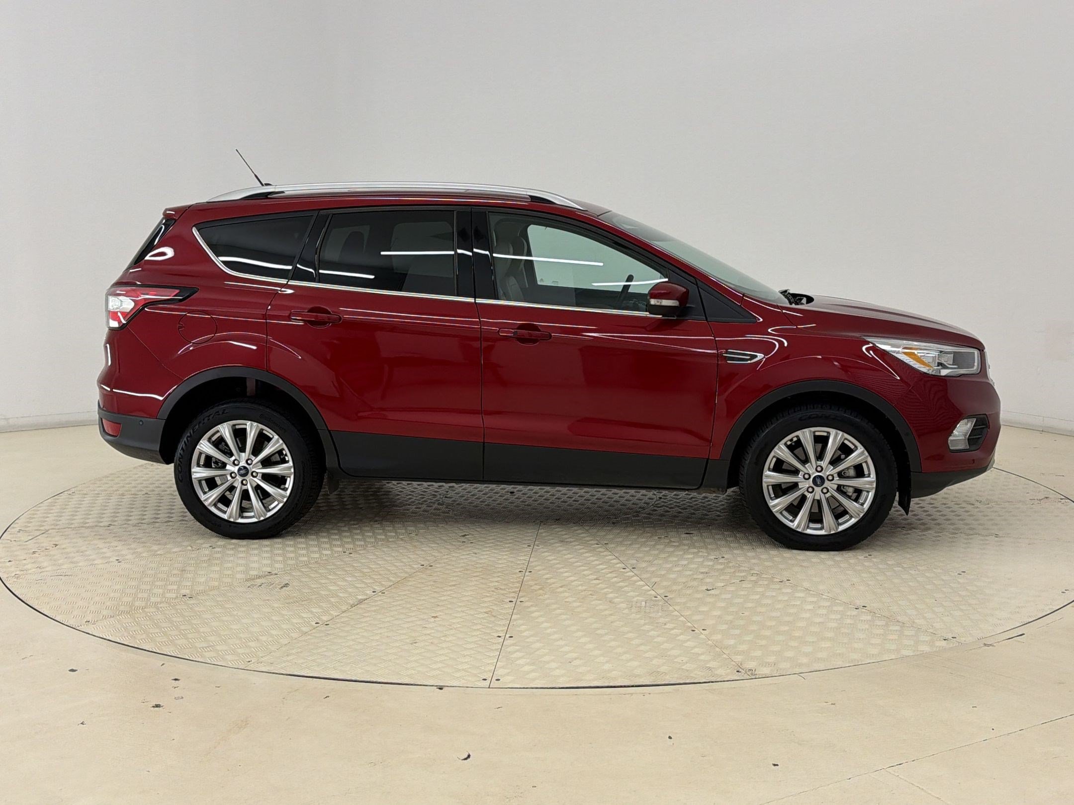 Certified 2018 Ford Escape Titanium w/ Ford Safe & Smart Package AWD/4WD image 8