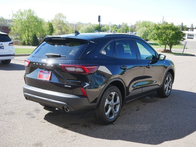Certified 2025 Ford Escape ST-Line Select AWD/4WD image 5