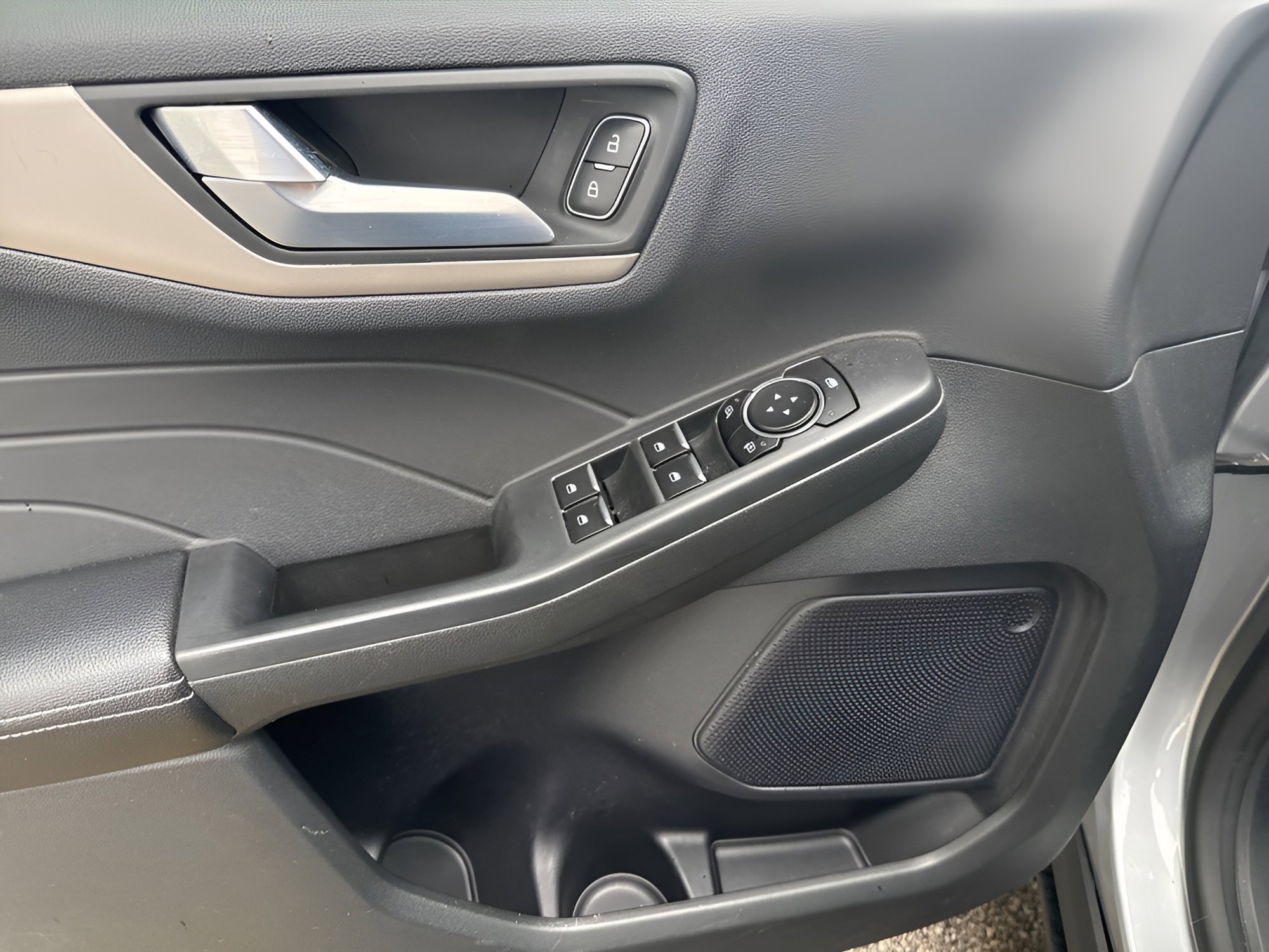 Certified 2022 Ford Escape SEL image 34