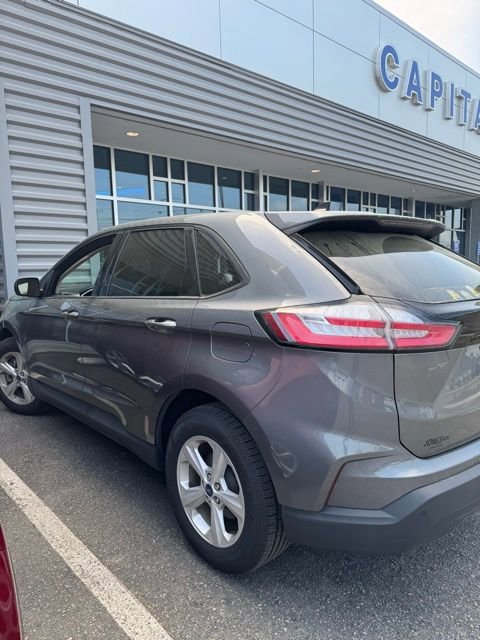 Certified 2021 Ford Edge SE image 2