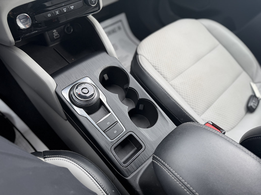 Certified 2025 Ford Escape SE FWD image 15