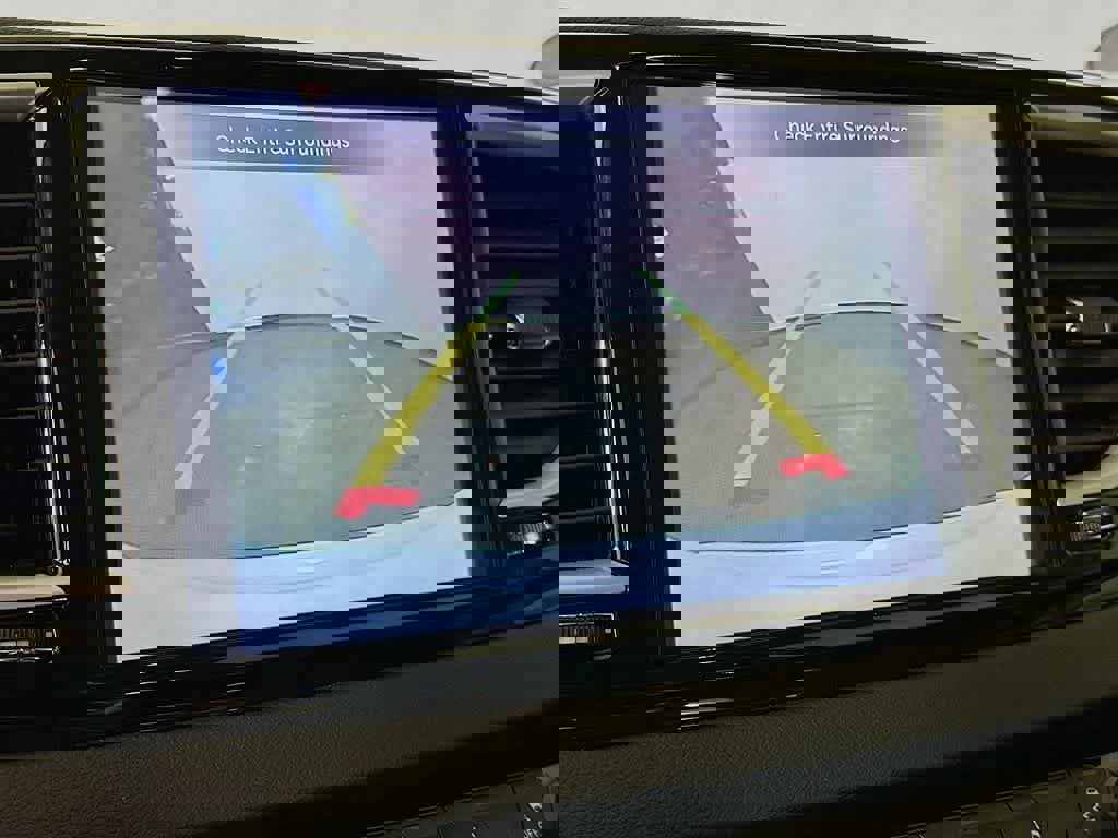 Used 2024 Chrysler Pacifica Touring-L image 28