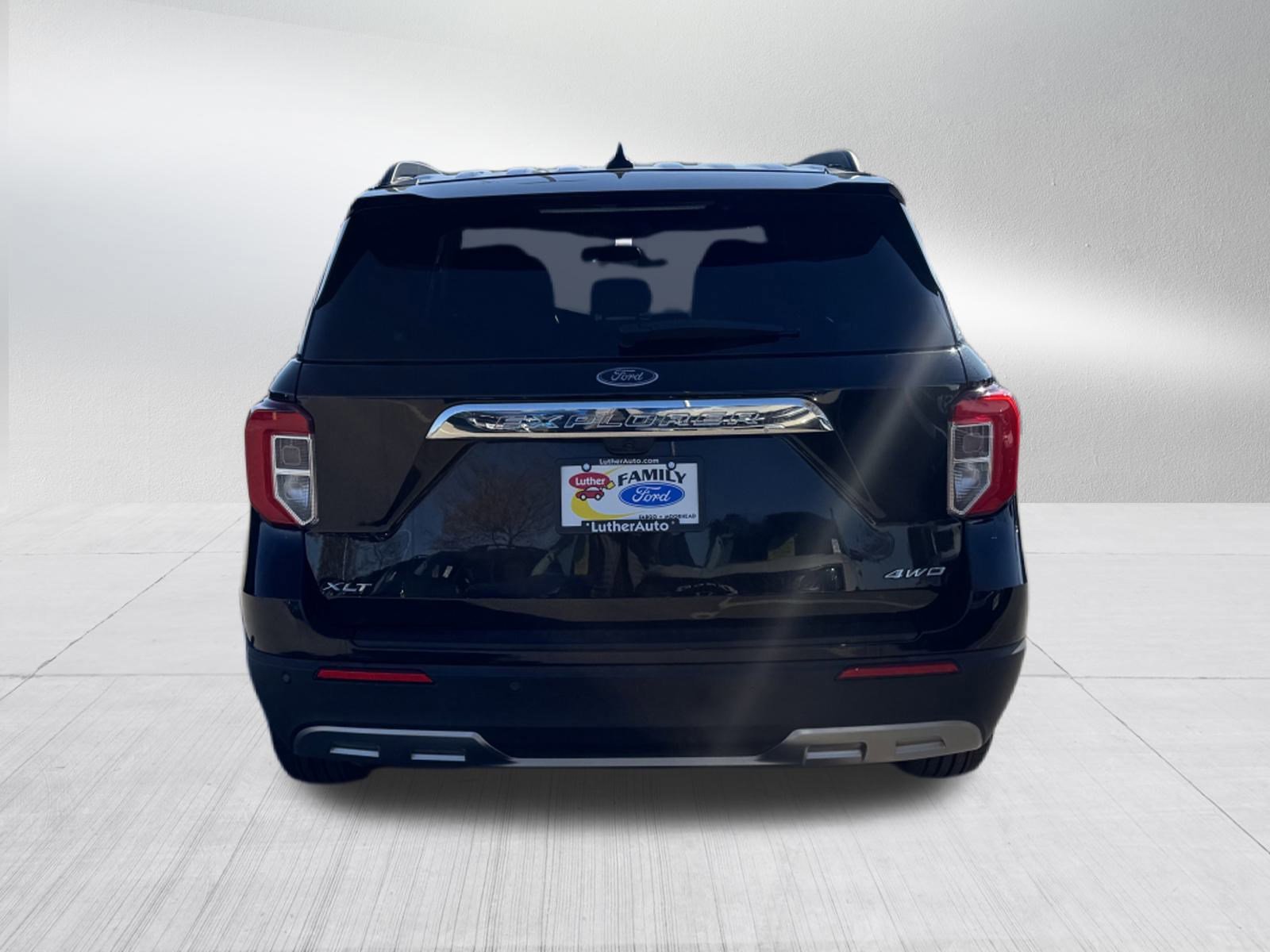 Certified 2024 Ford Explorer XLT w/ Equipment Group 202A image 4