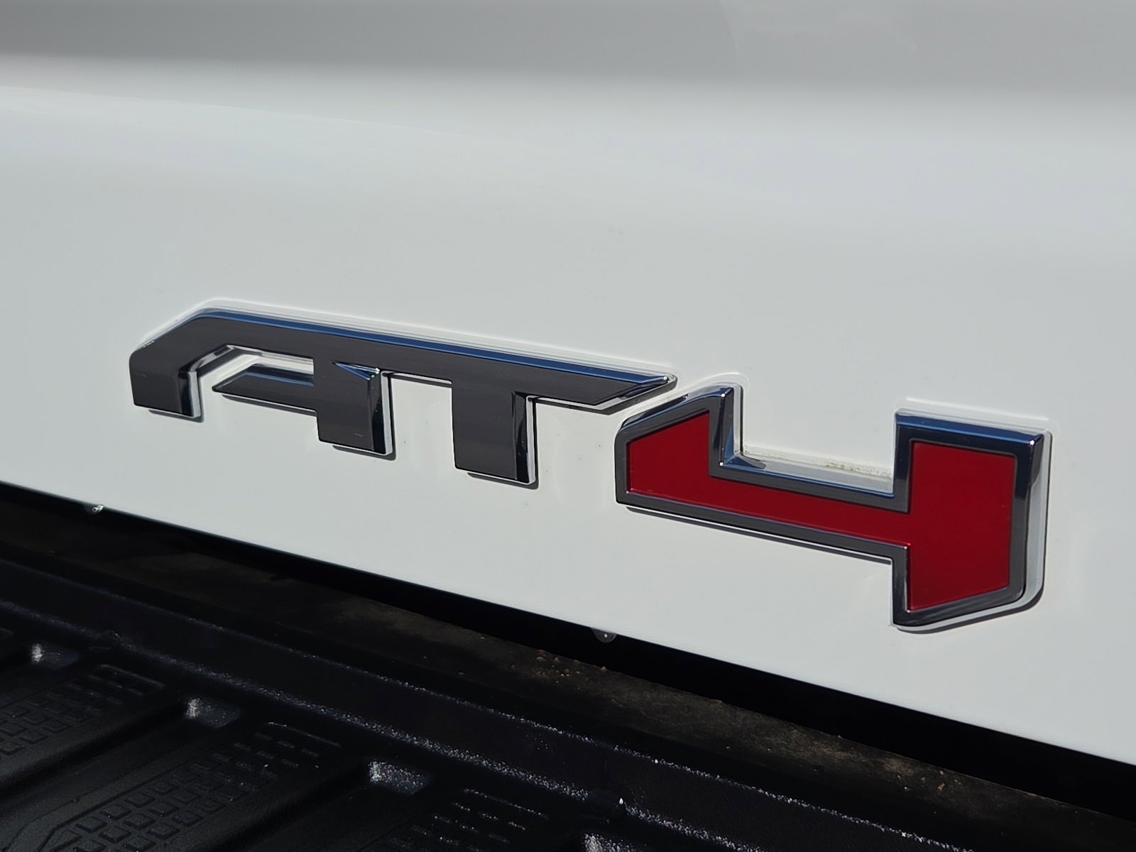 Used 2023 GMC Sierra 2500 AT4 w/ AT4 Premium Plus Package image 9