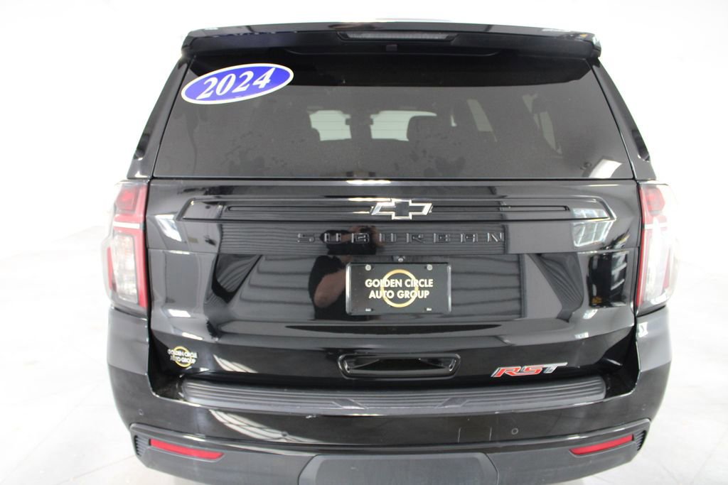 Used 2024 Chevrolet Suburban RST image 3