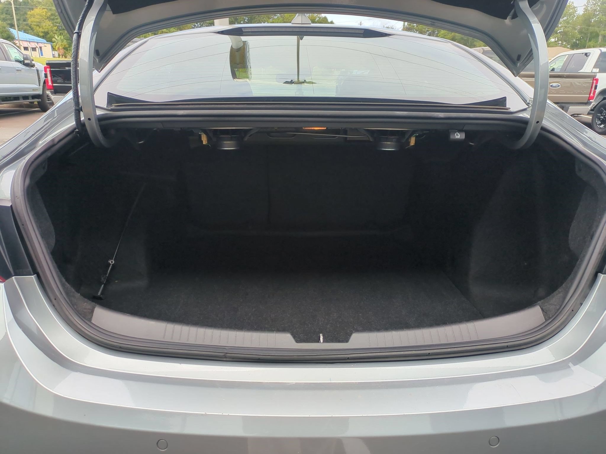 Used 2024 Chevrolet Malibu LT FWD image 7