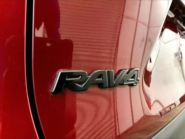 Used 2020 Toyota RAV4 LE w/ All Weather Liner Package AWD/4WD image 13