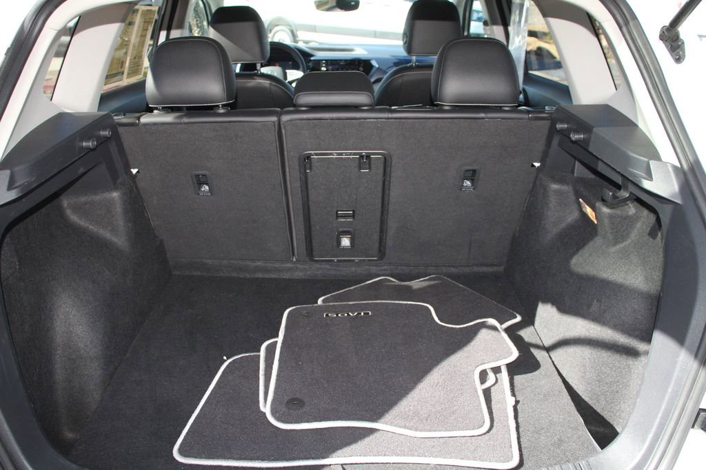 Used 2023 Volkswagen Taos SE image 24
