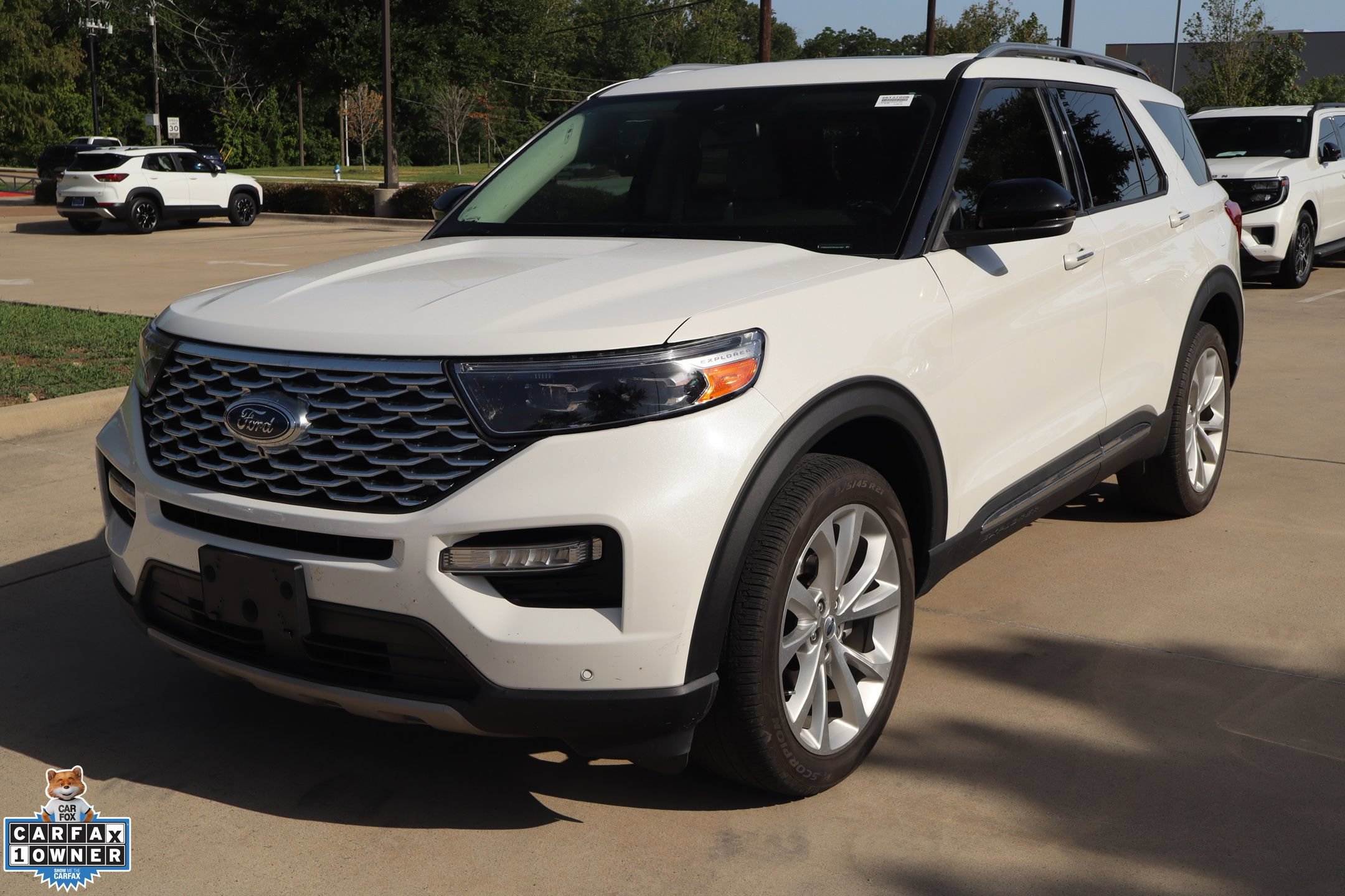 Certified 2024 Ford Explorer Platinum w/ Technology Package AWD/4WD image 9