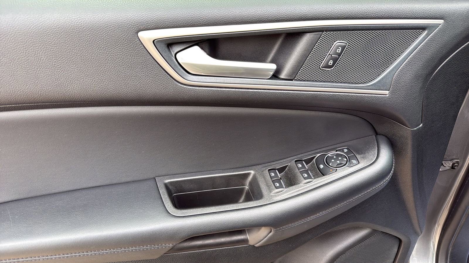 Certified 2024 Ford Edge SEL w/ Convenience Package AWD/4WD image 11