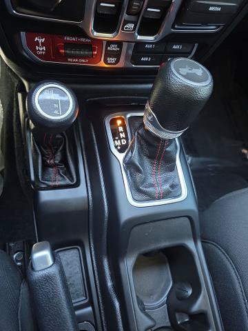 Used 2023 Jeep Wrangler Unlimited Rubicon w/ Cold Weather Group AWD/4WD image 32