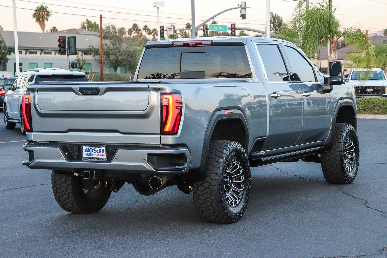 Used 2024 GMC Sierra 2500 Denali w/ Denali Reserve Package AWD/4WD image 4