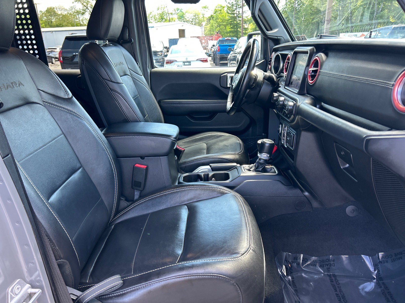 Used 2020 Jeep Wrangler Unlimited Sahara AWD/4WD image 17
