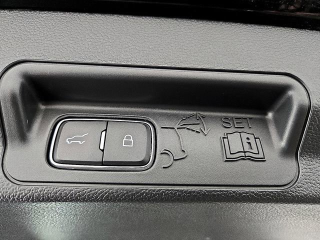 Certified 2023 Ford Explorer XLT w/ Equipment Group 202A image 31