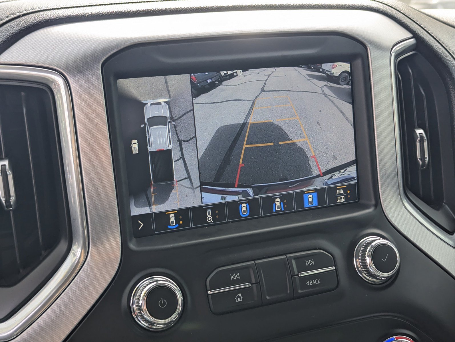 Used 2021 GMC Sierra 3500 SLT w/ SLT Premium Package AWD/4WD image 16