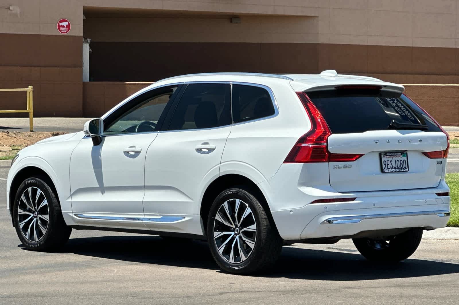 Used 2023 Volvo XC60 B5 Plus AWD/4WD image 7