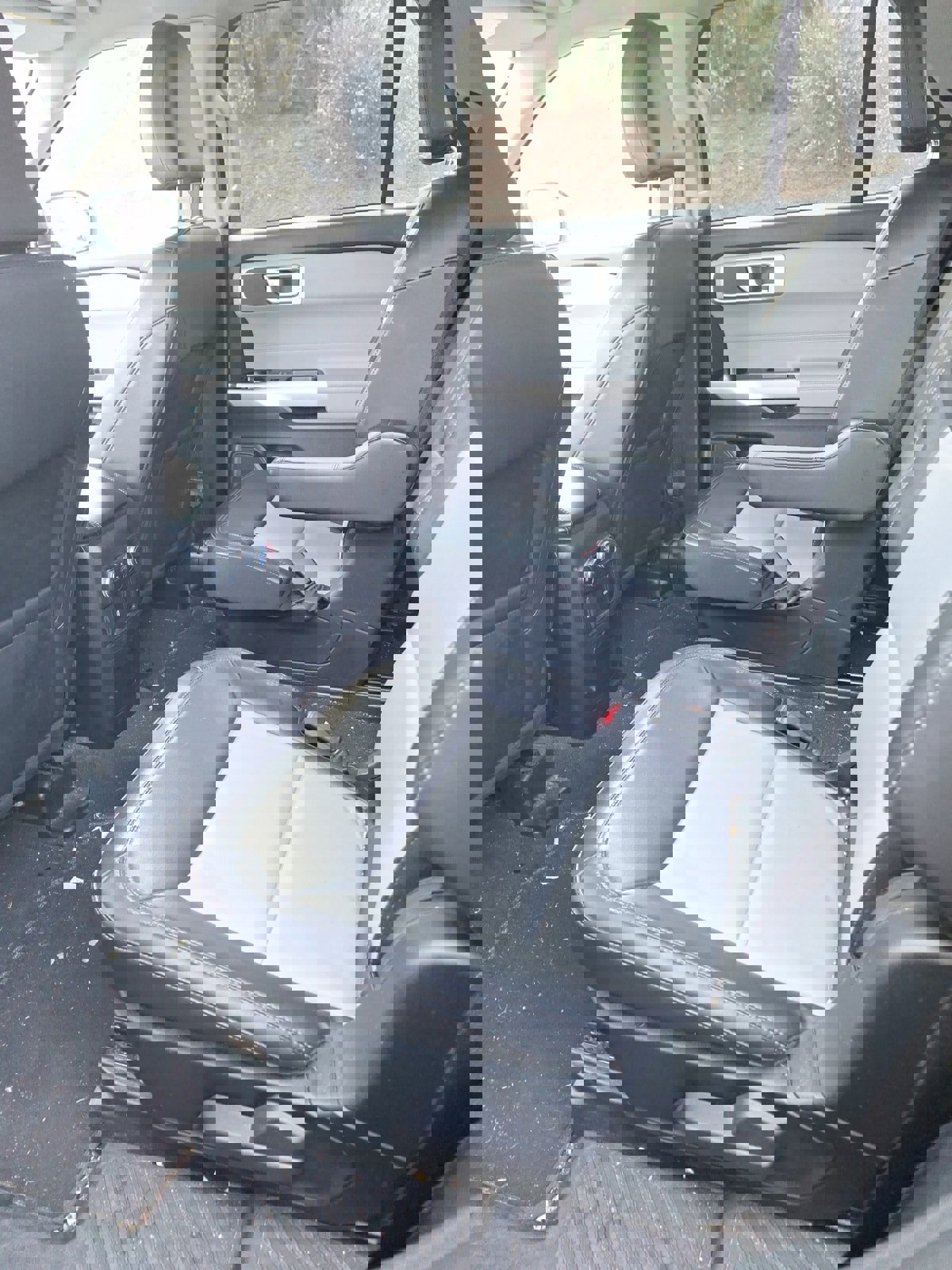 Certified 2022 Ford Explorer XLT w/ Equipment Group 202A image 16