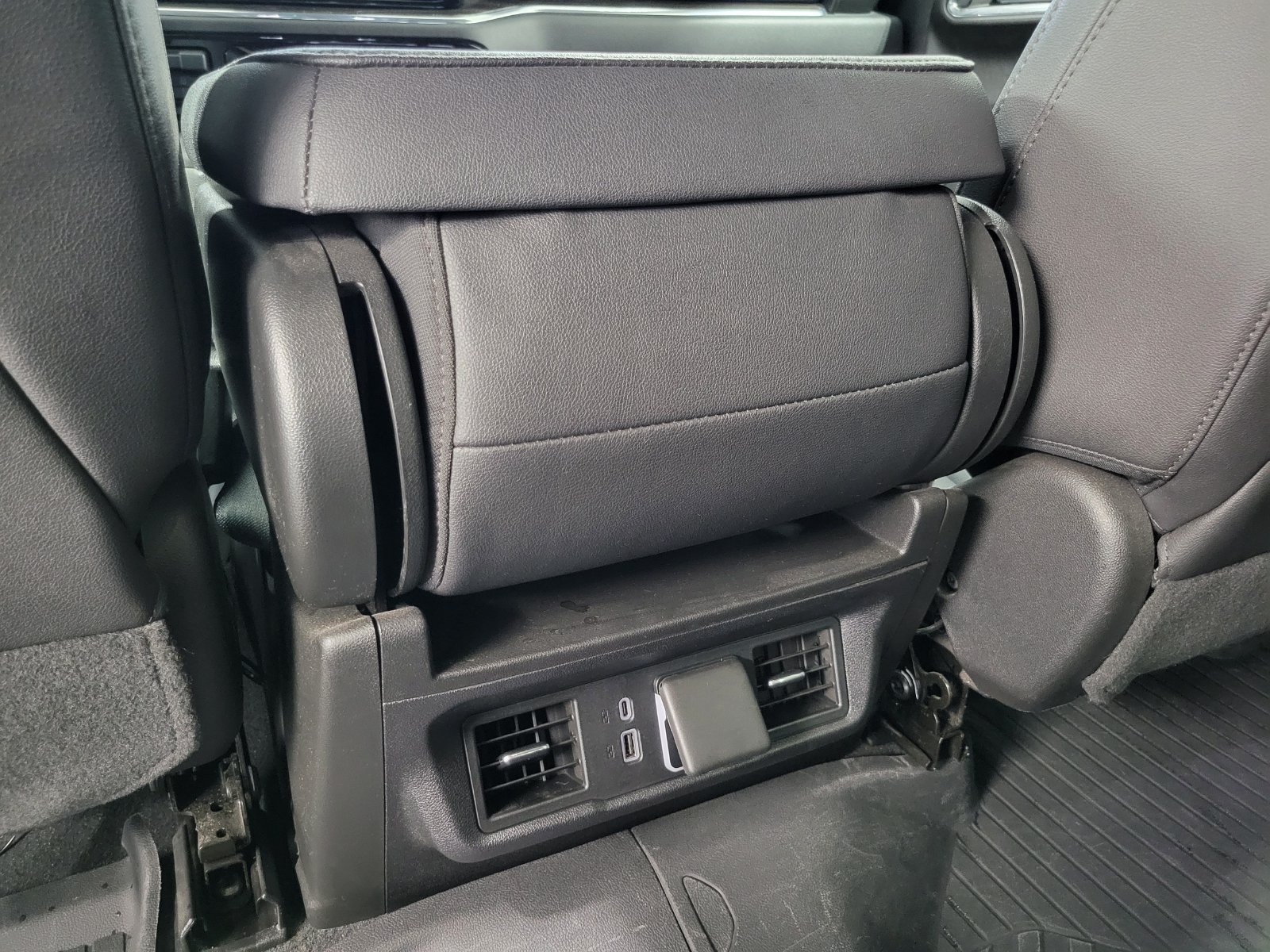 Used 2024 Chevrolet Silverado 1500 LT AWD/4WD image 29