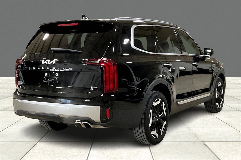 Used 2025 Kia Telluride S image 4