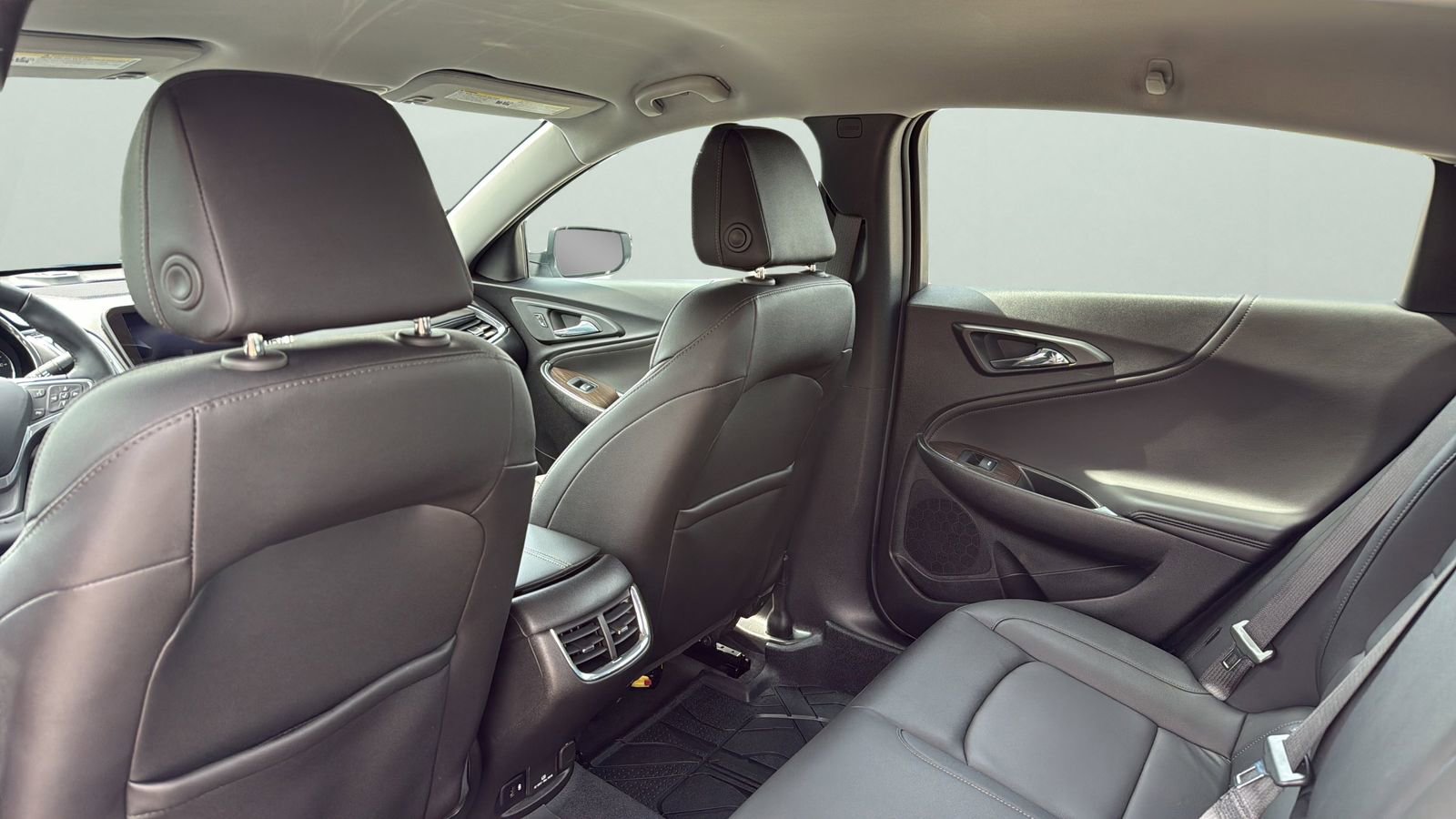 Used 2023 Chevrolet Malibu LT w/ LPO, Floor Liner Package FWD image 28