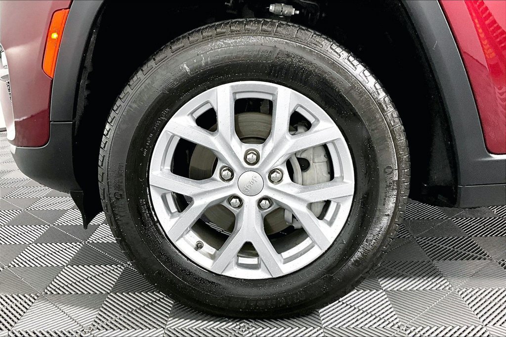 Used 2023 Jeep Grand Cherokee Limited RWD image 8
