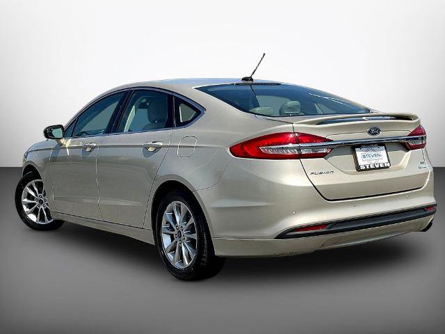 Certified 2017 Ford Fusion SE w/ Fusion SE Technology Package FWD image 4