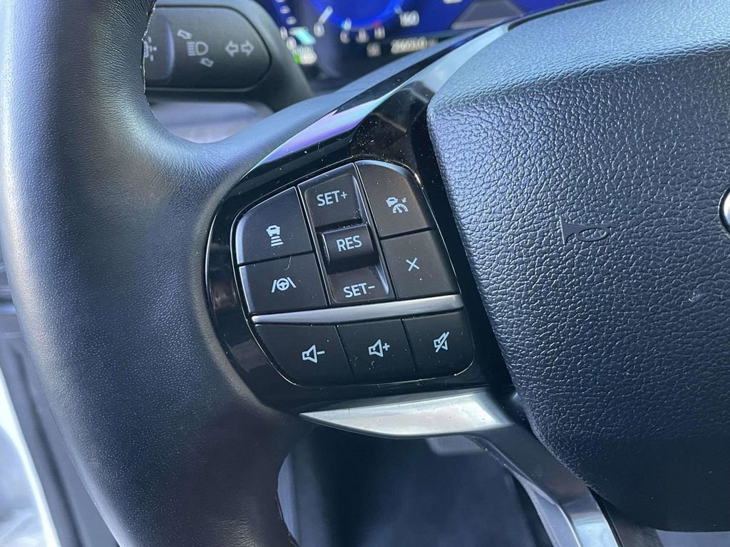 Certified 2022 Ford Explorer Platinum w/ Equipment Group 601A image 22