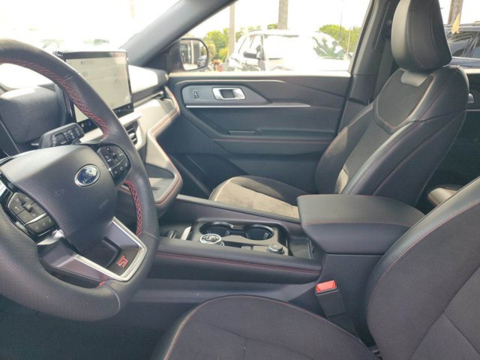 Certified 2025 Ford Explorer ST RWD image 11