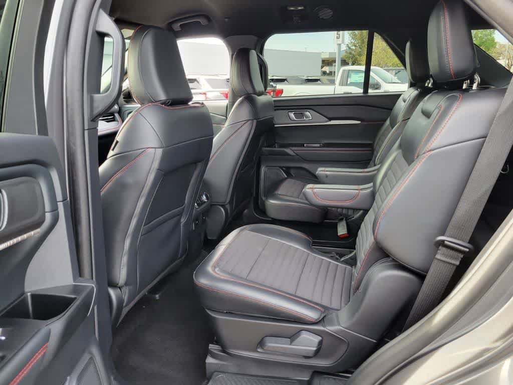 Certified 2025 Ford Explorer ST-Line AWD/4WD image 13