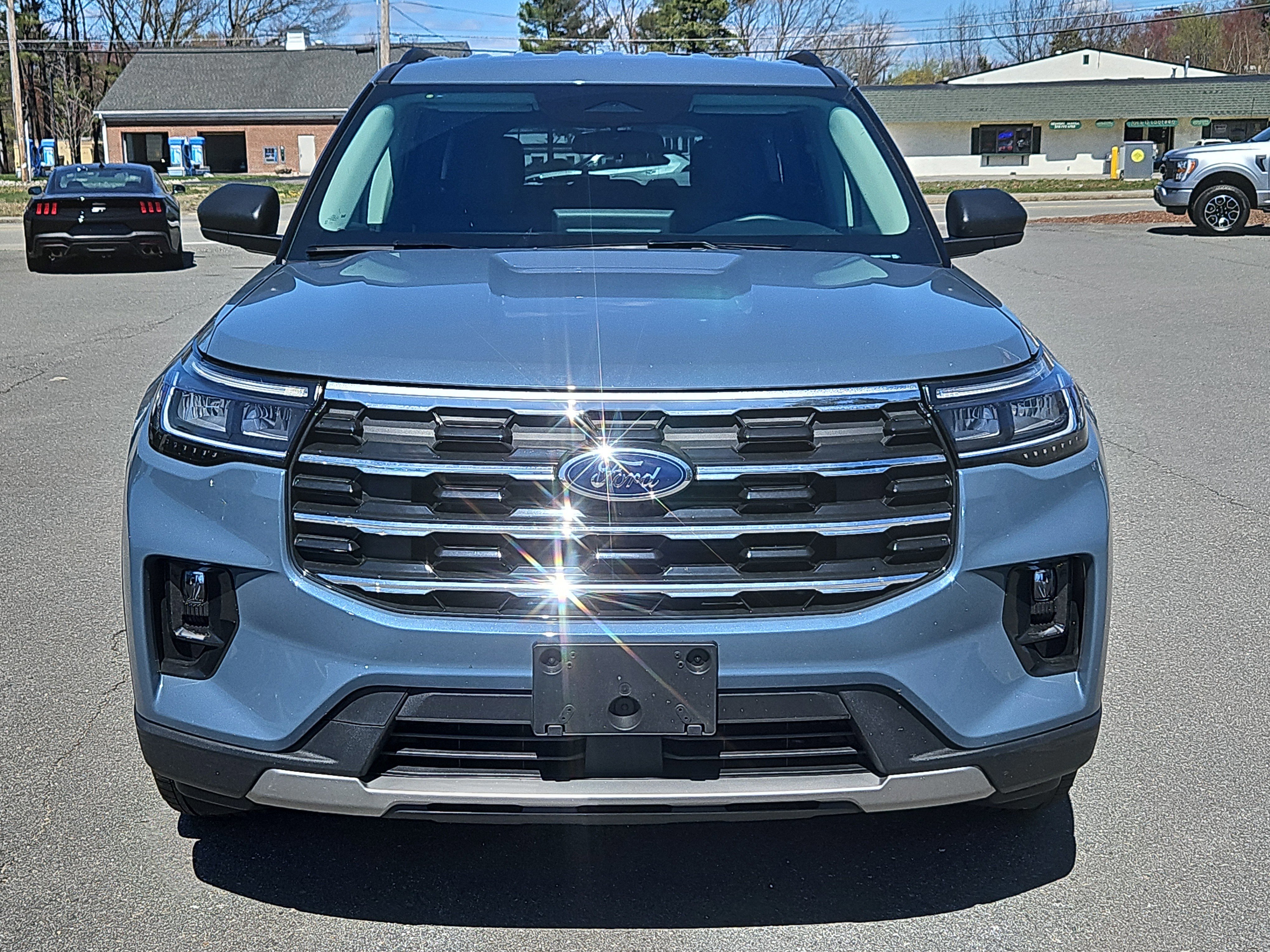 Certified 2025 Ford Explorer Active w/ Active Comfort Package AWD/4WD image 6