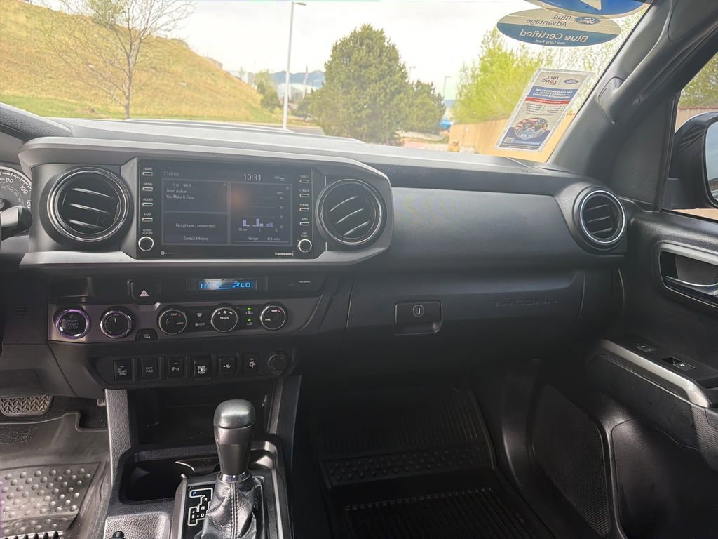 Used 2022 Toyota Tacoma TRD Sport w/ Technology Package AWD/4WD image 16
