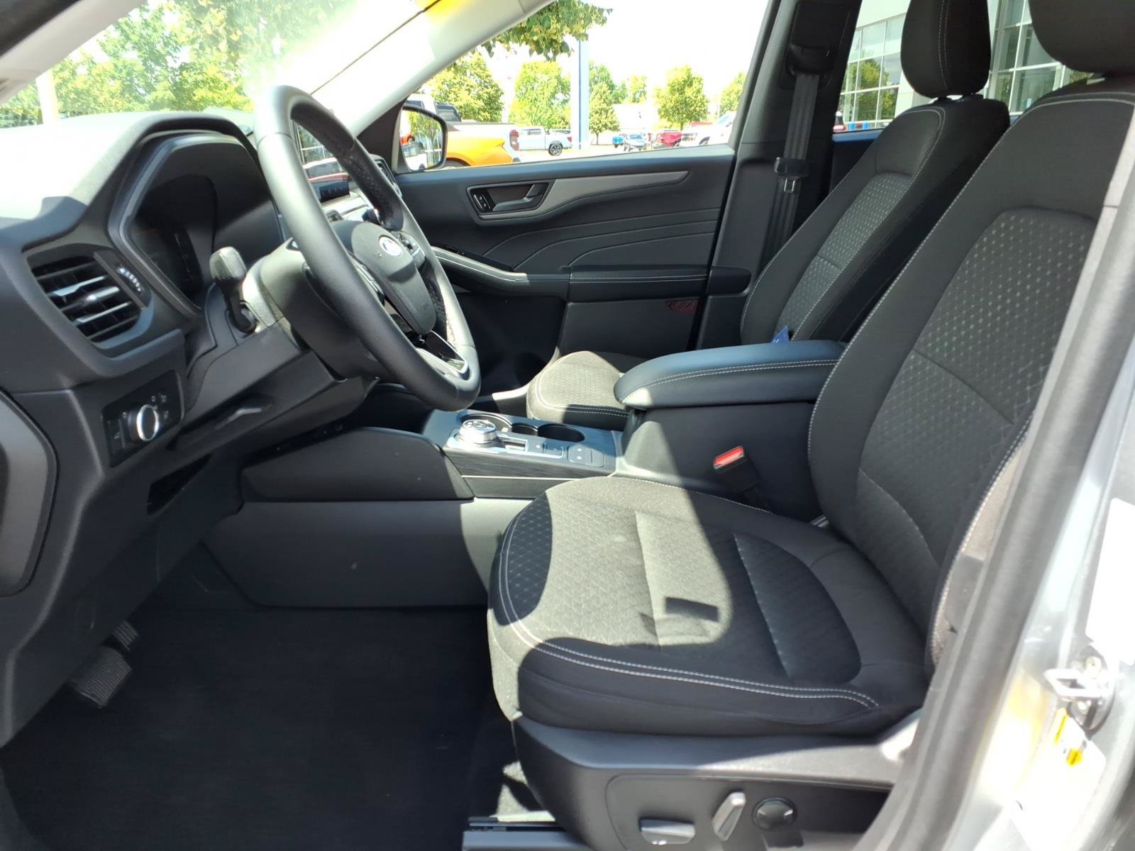 Certified 2024 Ford Escape Active w/ Cold Weather Package FWD image 14