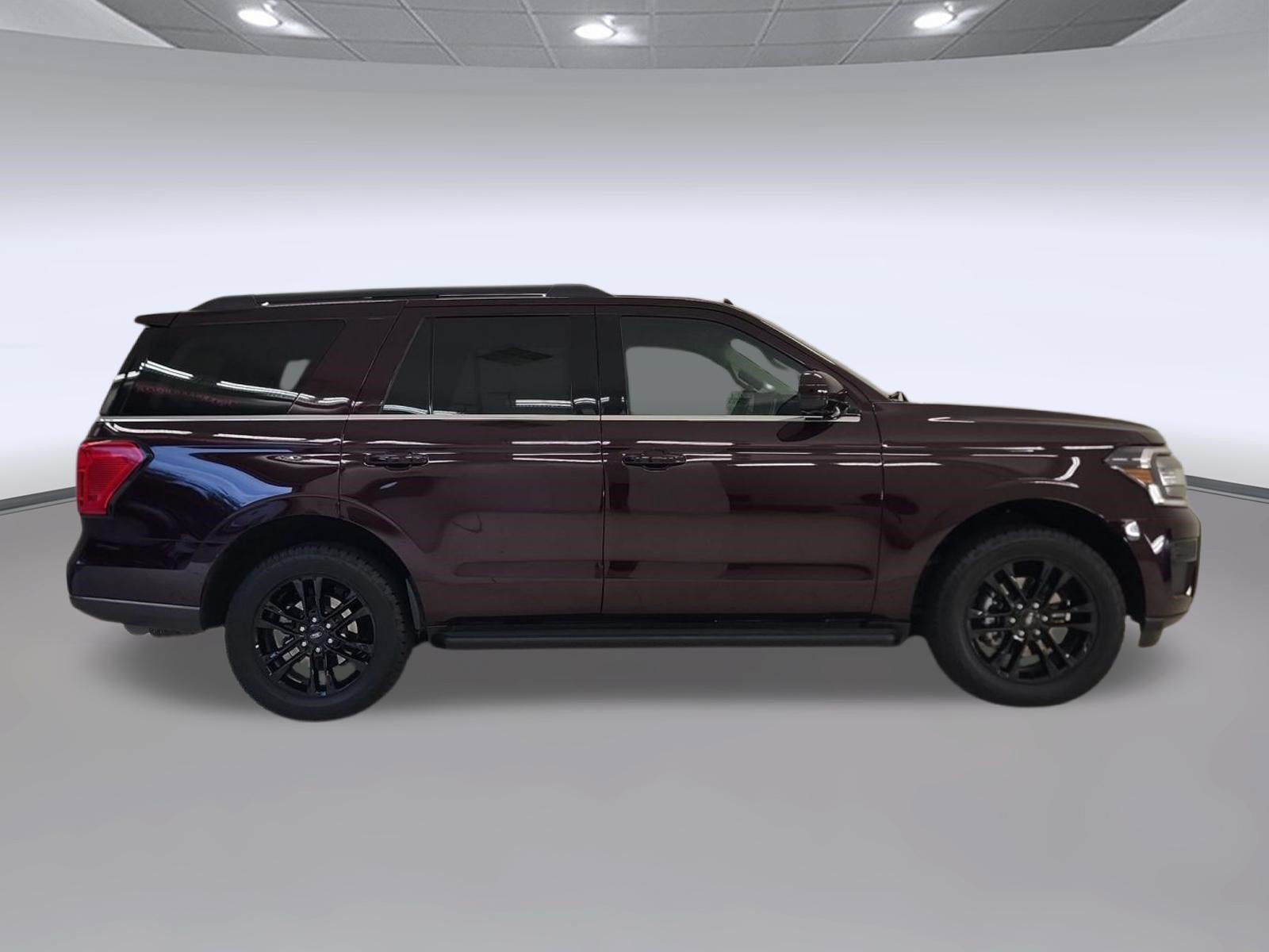 Certified 2024 Ford Expedition XLT RWD image 6