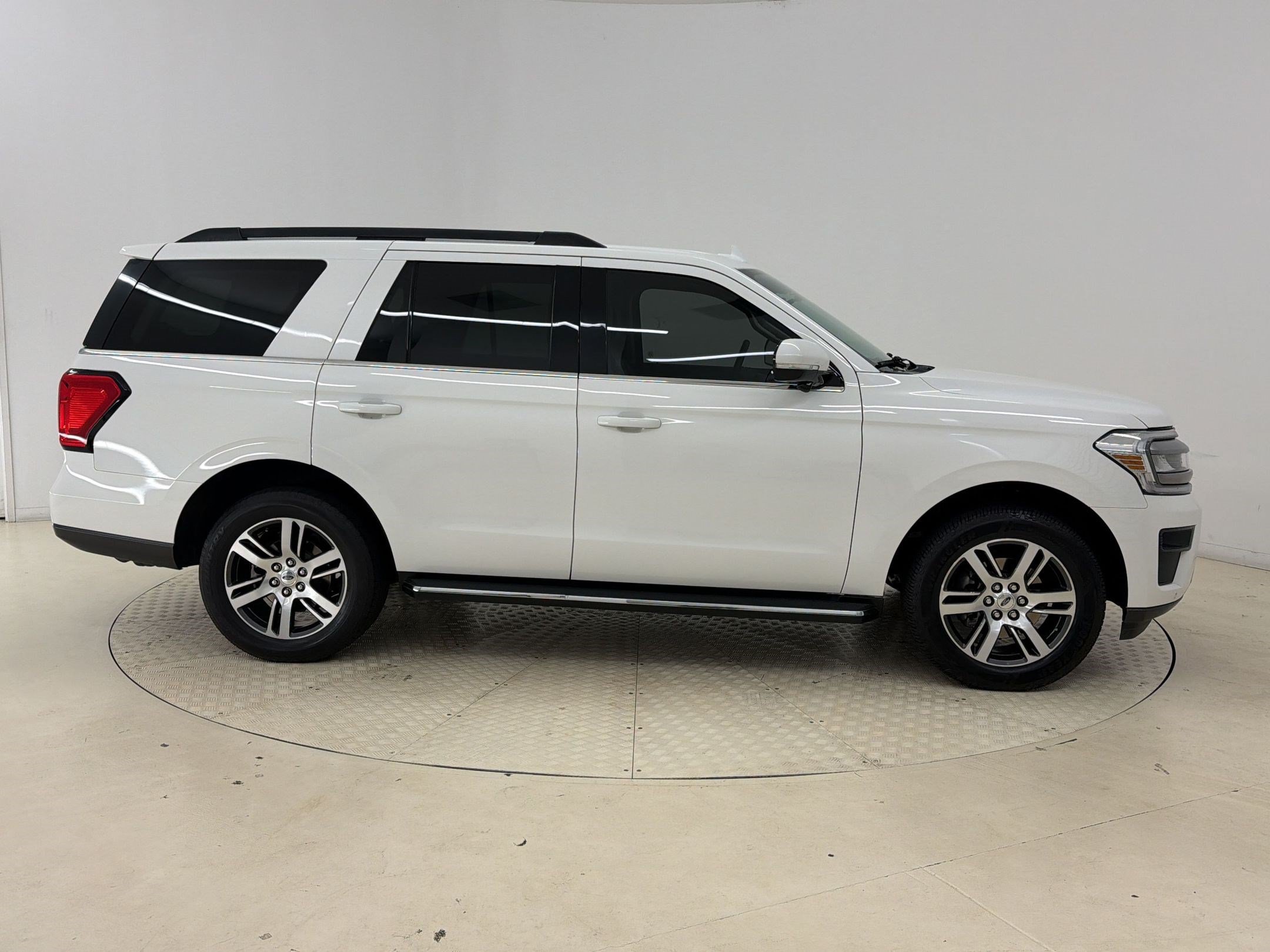 Certified 2022 Ford Expedition XLT AWD/4WD image 8
